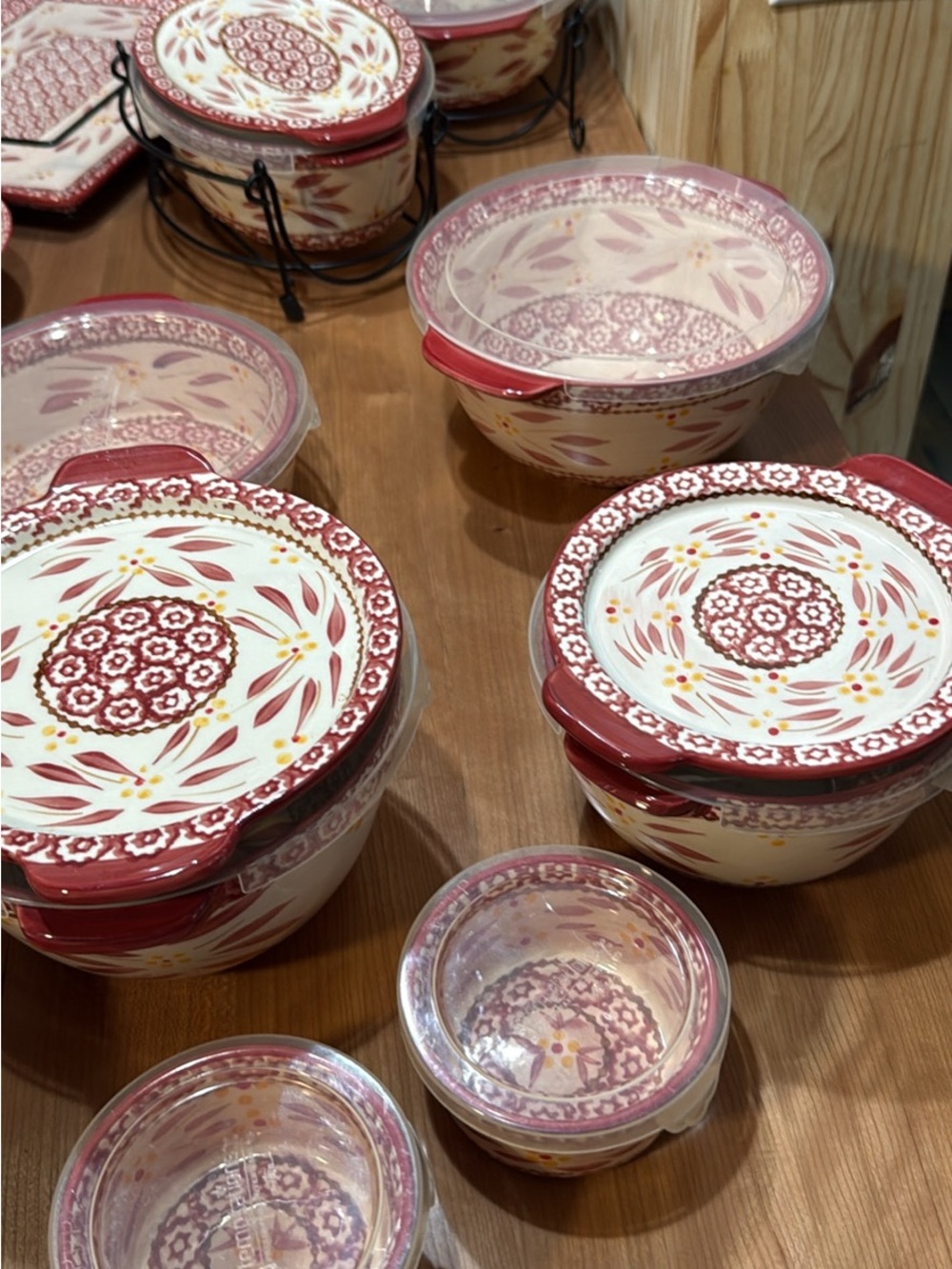 Like New TEMPTATIONS OLD WORLD CRANBERRY Baking, Serving, and Storing Set